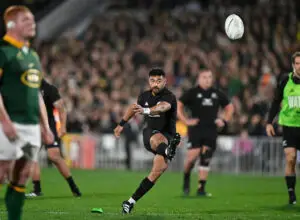 De retour aux Crusaders en 2026, Richie Mo&rsquo;unga redeviendra éligible avec les All Blacks