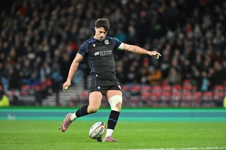 Adam Hastings rejoint trois de ses compatriotes à Montpellier