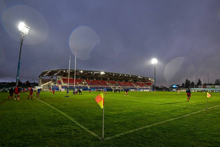 "C’était un enfer pour les adversaires" : Aurillac dit adieu à la mythique pelouse de Jean-Alric