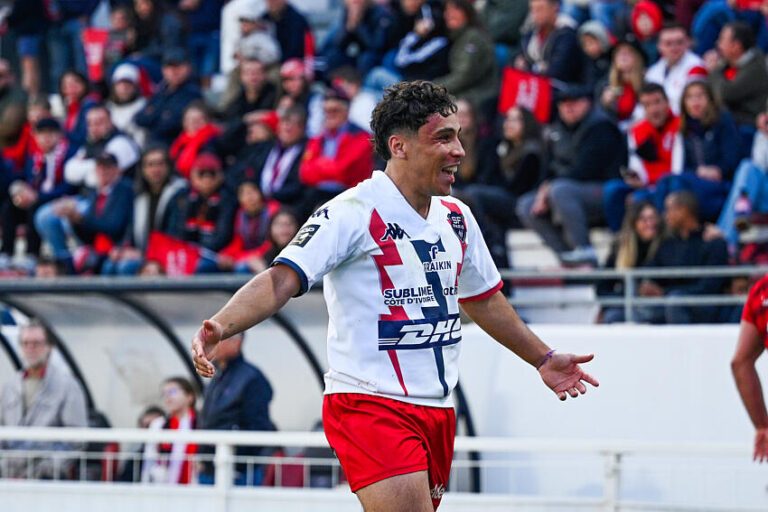 Motassi prolonge, le Stade Français mise sur sa jeune pépite