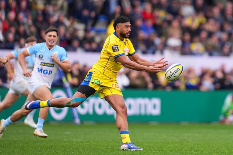 Irae Simone file au Japon