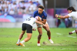 Il a commencé le rugby à 17 ans, failli partir faire du basket aux États-Unis… et il est devenu champion olympique : le parcours déroutant de Jordan Sépho